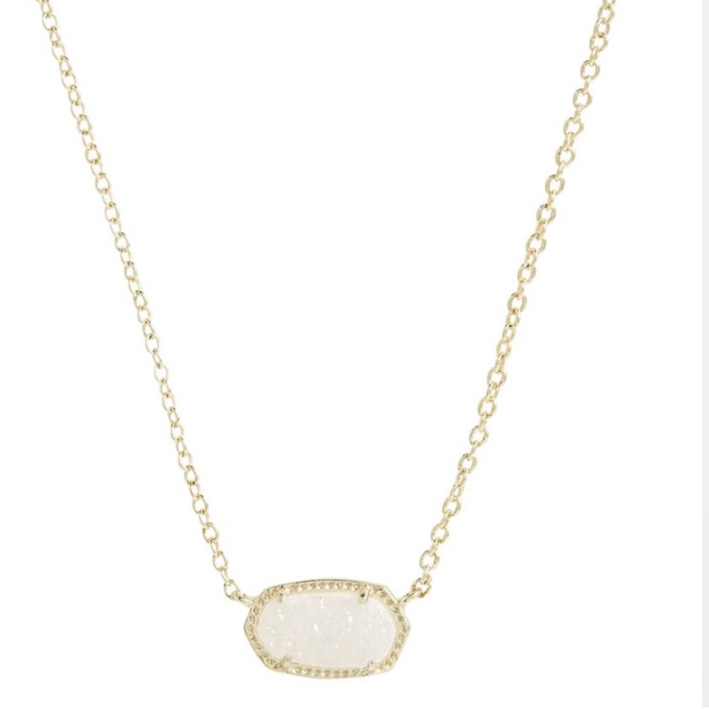✨Kendra Scott necklace ✨